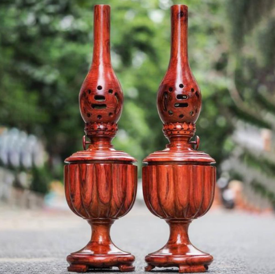 đèn thờ bằng gỗ tự nhiên cao cấp.png
